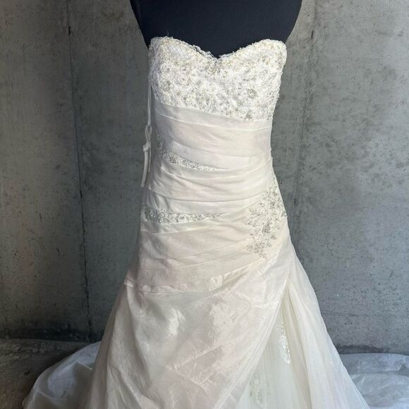 New Forever Yours White‎ Gown sz 8 - Picture 4 of 6